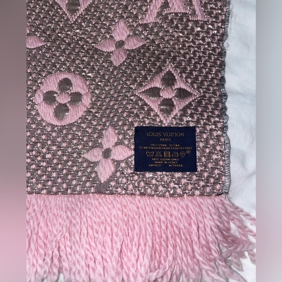 Pink and metallic Louis Vuitton scarf - Picture 3 of 5
